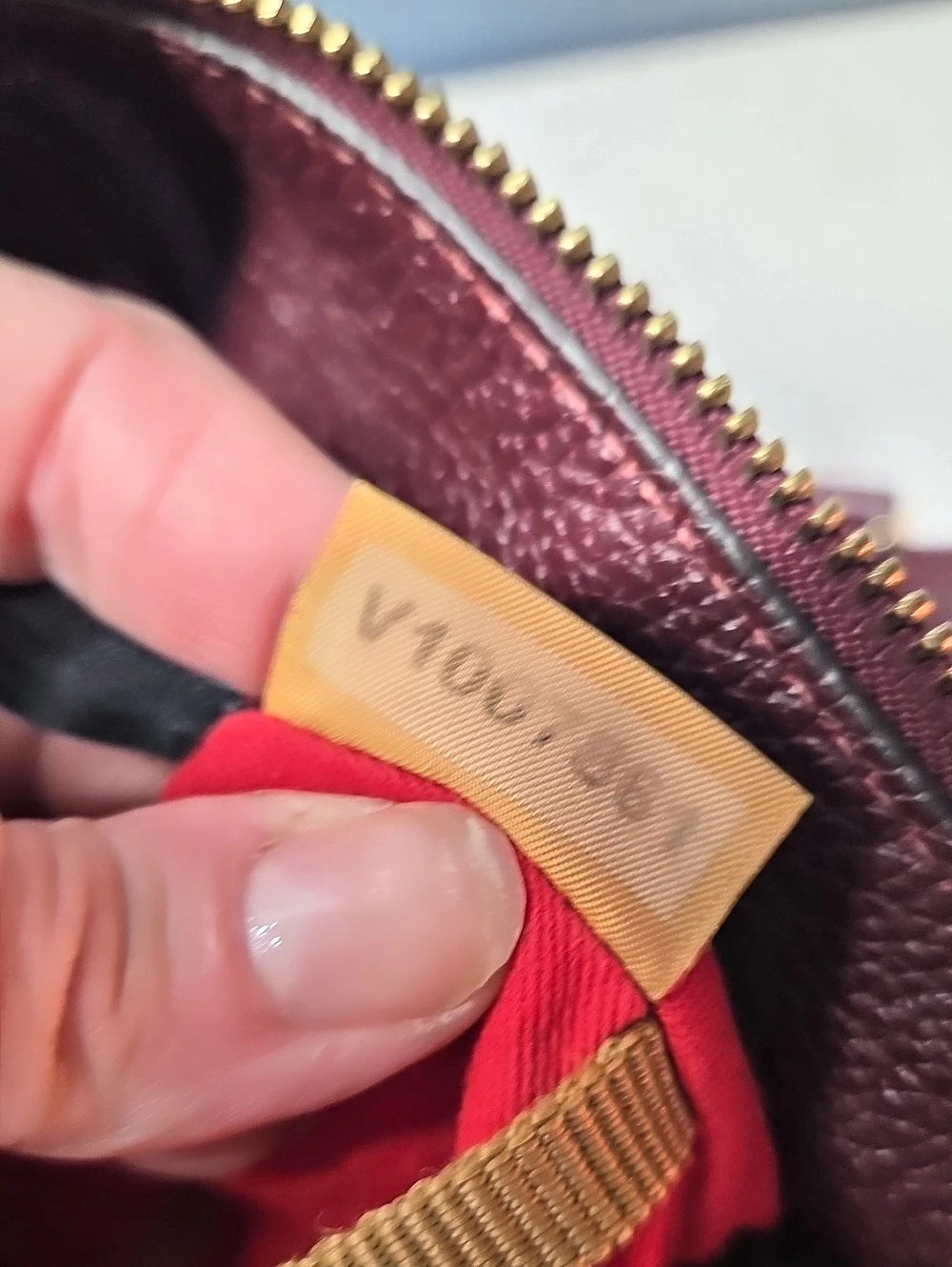 Dooney & Bourke City Barlow Satchel Burgundy Leather - Picture 11 of 11